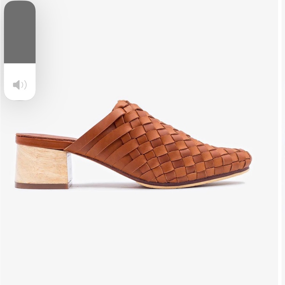 NWT Liberte Leather Cognac Woven Mule - Size 8